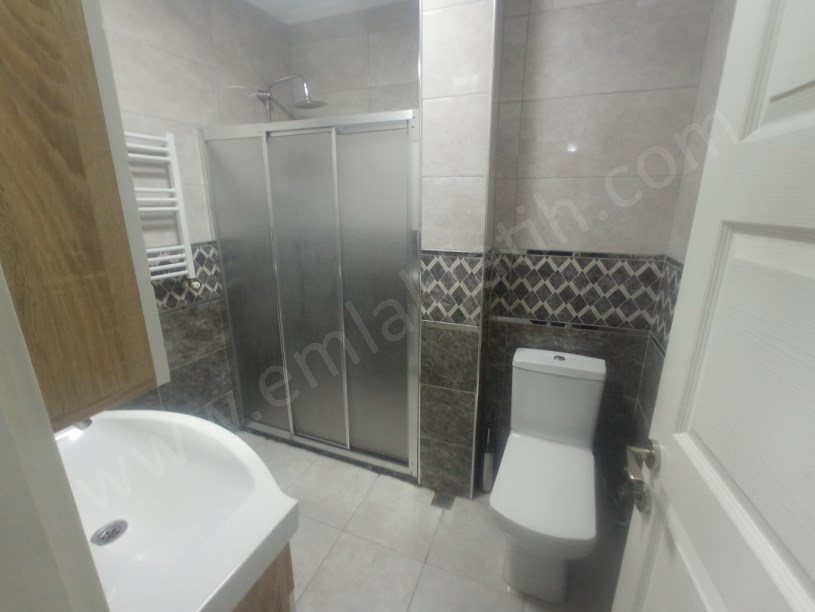 Kocamustafapaşa Hacıkadın Caddesi Full Yapılı Temiz Daire 2+1 ( ►) Video Var