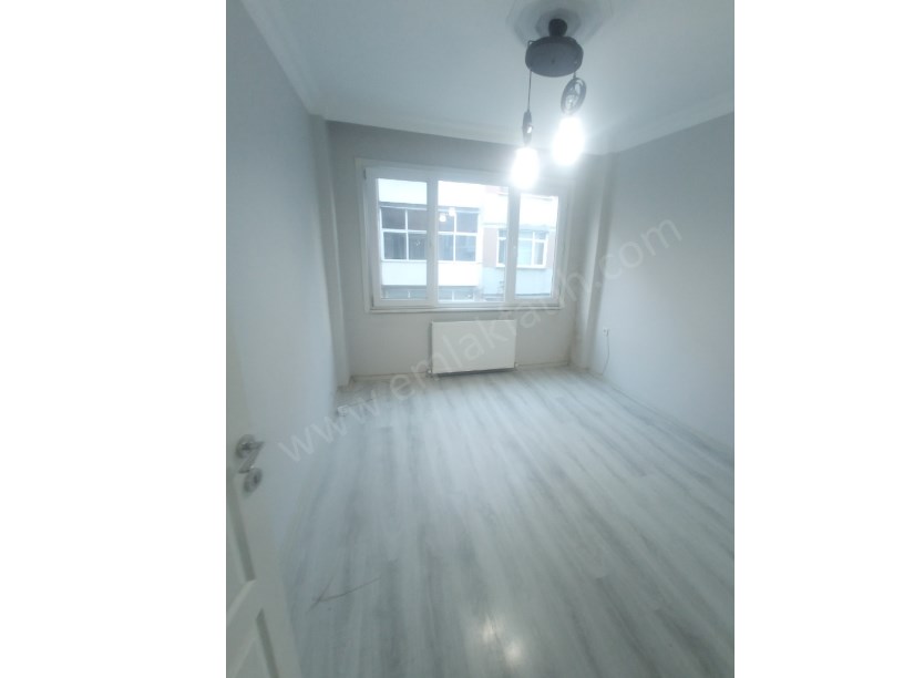 Kocamustafapaşa Hacıkadın Caddesi Full Yapılı Temiz Daire 2+1 ( ►) Video Var