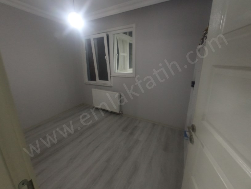 Kocamustafapaşa Hacıkadın Caddesi Full Yapılı Temiz Daire 2+1 ( ►) Video Var