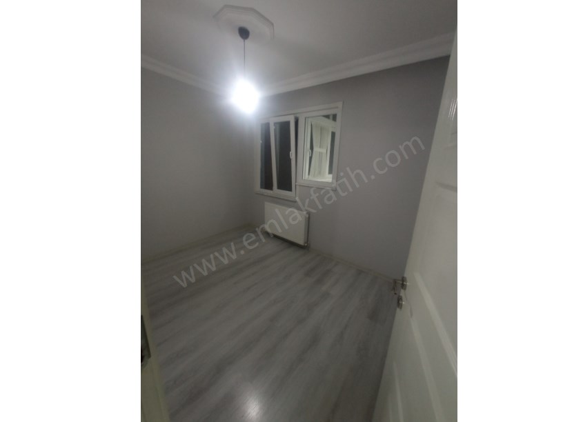 Kocamustafapaşa Hacıkadın Caddesi Full Yapılı Temiz Daire 2+1 ( ►) Video Var