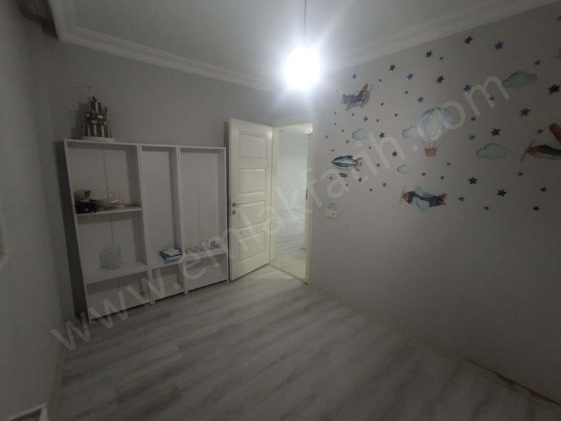 Kocamustafapaşa Hacıkadın Caddesi Full Yapılı Temiz Daire 2+1 ( ►) Video Var