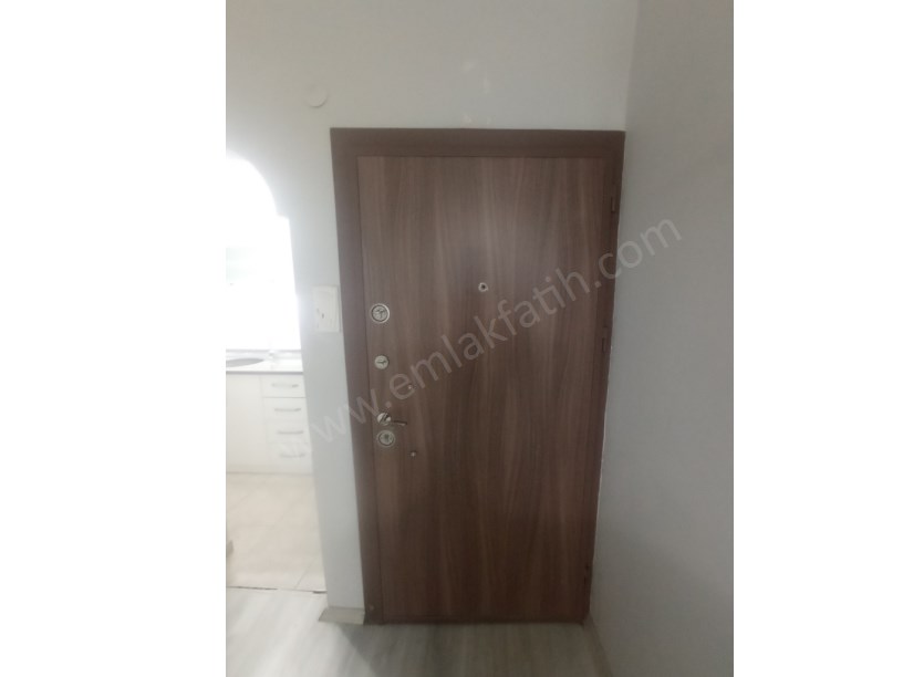 Kocamustafapaşa Hacıkadın Caddesi Full Yapılı Temiz Daire 2+1 ( ►) Video Var