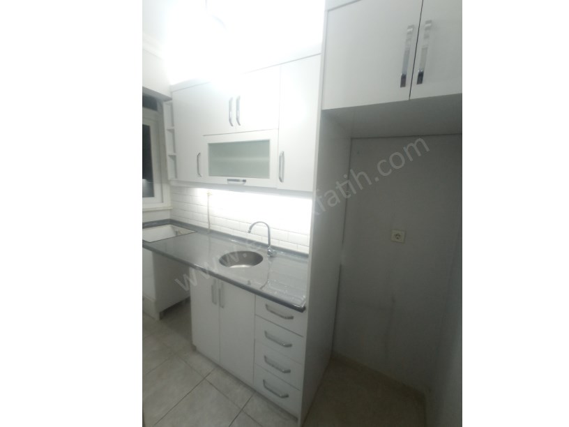 Kocamustafapaşa Hacıkadın Caddesi Full Yapılı Temiz Daire 2+1 ( ►) Video Var