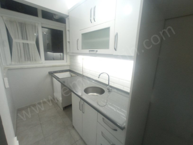 Kocamustafapaşa Hacıkadın Caddesi Full Yapılı Temiz Daire 2+1 ( ►) Video Var