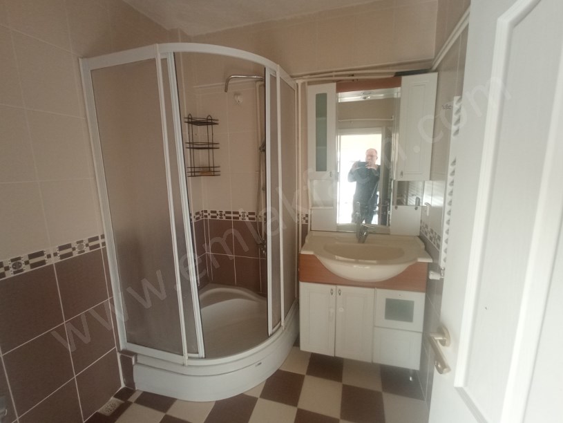 Kocamustafapaşa Kiralık Daire Kemancı Sitesi BİM Yanında 2+1 1.kat ( ►) Video Var