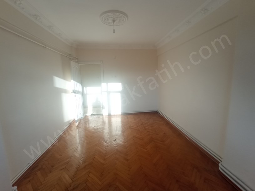 Kocamustafapaşa Kiralık Daire Kemancı Sitesi BİM Yanında 2+1 1.kat
