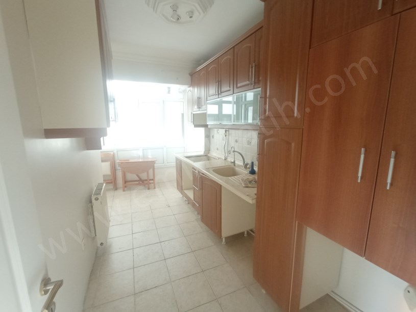 Kocamustafapaşa Kiralık Daire Kemancı Sitesi BİM Yanında 2+1 1.kat