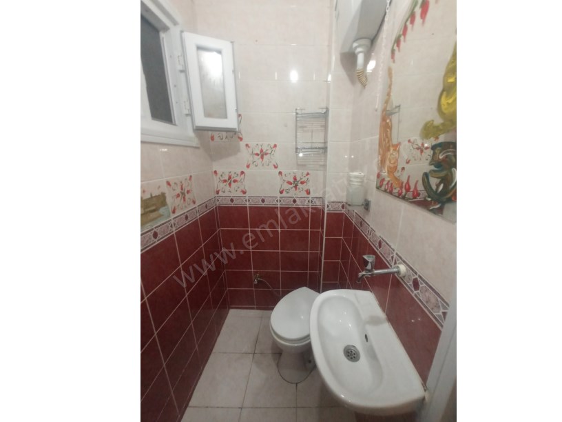 Kocamustafapaşa Merkezde Bayan Öğrenciye  Çalışana 1+0 Kombili Giriş Kat Daire