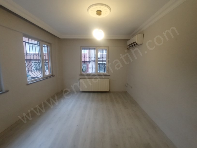 Kocamustafapaşa Genç Kiralık Daire 3+1 Yüksek Giriş  ( ESKİ PORTFÖY )