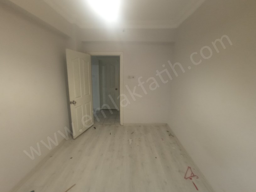 Kocamustafapaşa Genç Kiralık Daire 3+1 Yüksek Giriş  ( ESKİ PORTFÖY )