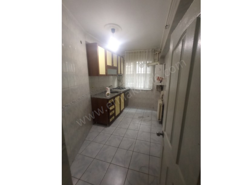 Kocamustafapaşa Genç Kiralık Daire 3+1 Yüksek Giriş Kombili Klimalı Köşe Çift Cepheli 