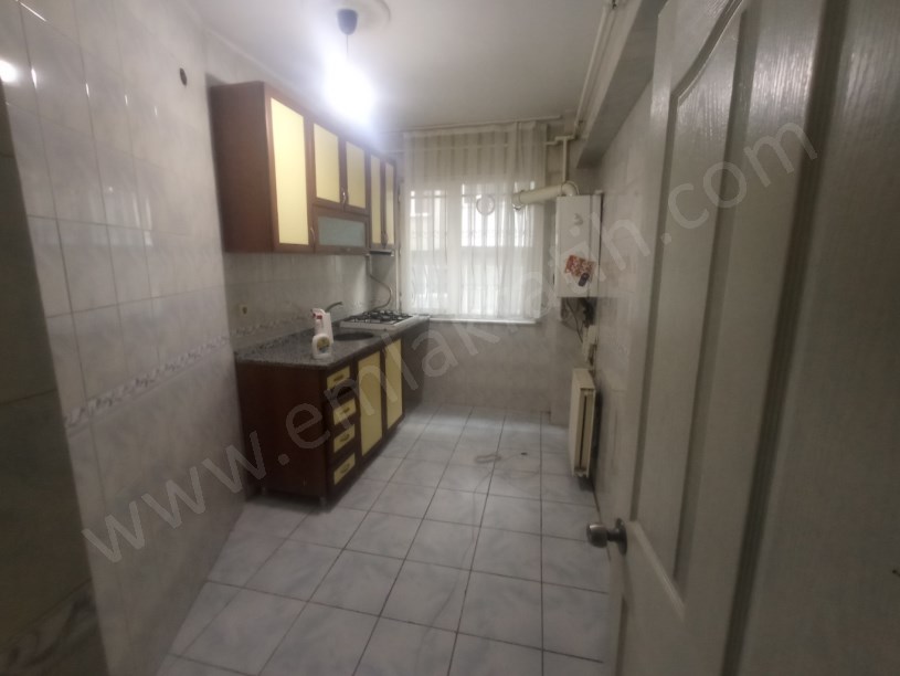 Kocamustafapaşa Genç Kiralık Daire 3+1 Yüksek Giriş Kombili Klimalı Köşe Çift Cepheli 