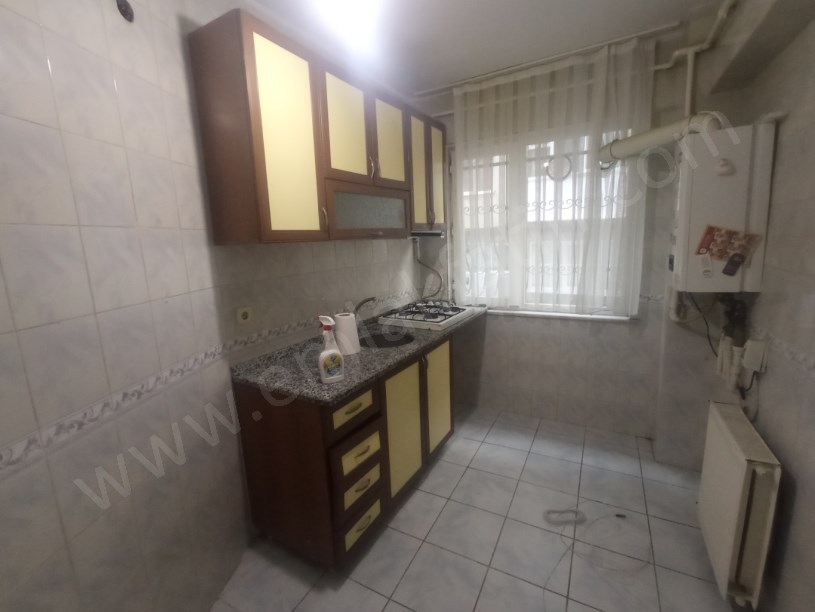 Kocamustafapaşa Genç Kiralık Daire 3+1 Yüksek Giriş  ( ESKİ PORTFÖY )