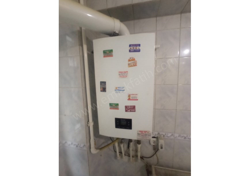 Kocamustafapaşa Genç Kiralık Daire 3+1 Yüksek Giriş Kombili Klimalı Köşe Çift Cepheli 