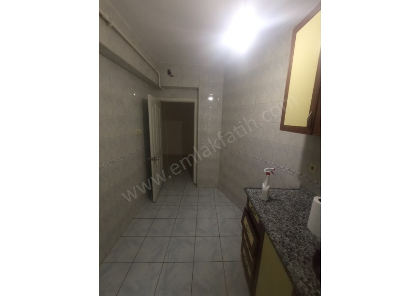 Kocamustafapaşa Genç Kiralık Daire 3+1 Yüksek Giriş Kombili Klimalı Köşe Çift Cepheli 