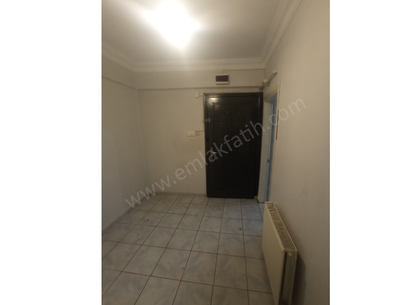 Kocamustafapaşa Genç Kiralık Daire 3+1 Yüksek Giriş Kombili Klimalı Köşe Çift Cepheli 