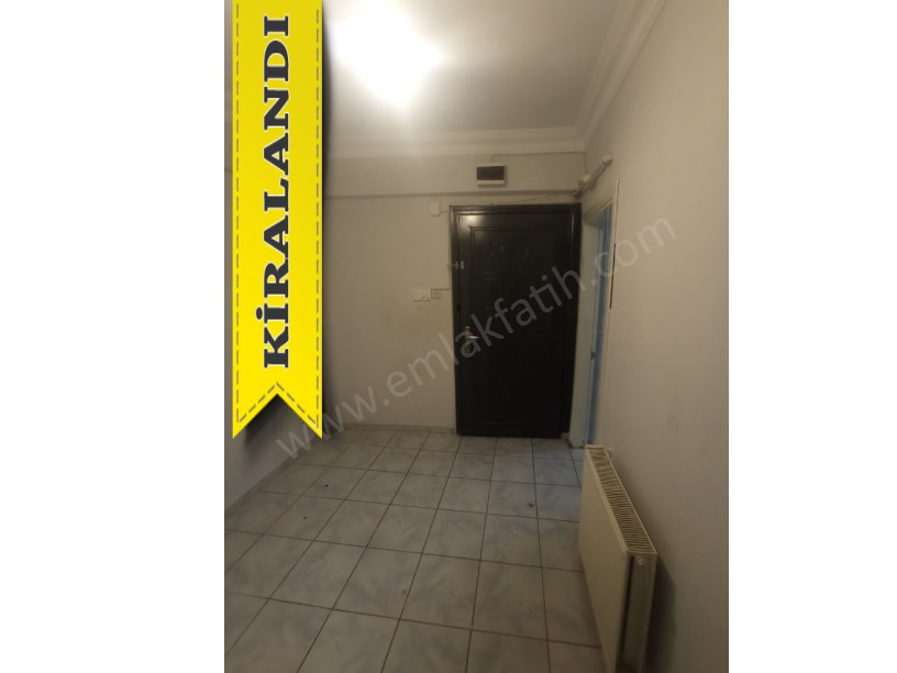 Kocamustafapaşa Genç Kiralık Daire 3+1 Yüksek Giriş  ( ESKİ PORTFÖY )