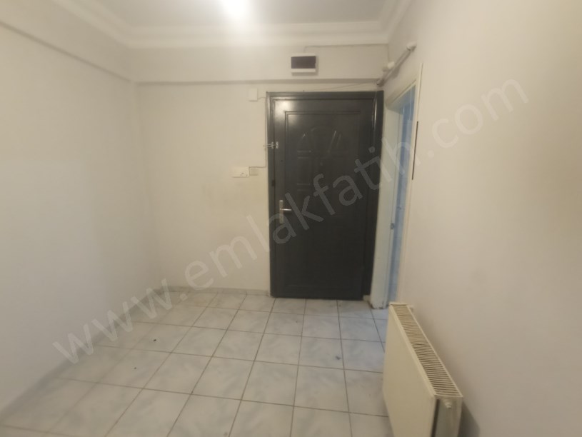 Kocamustafapaşa Genç Kiralık Daire 3+1 Yüksek Giriş Kombili Klimalı Köşe Çift Cepheli 