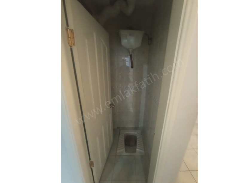 Kocamustafapaşa Genç Kiralık Daire 3+1 Yüksek Giriş Kombili Klimalı Köşe Çift Cepheli 