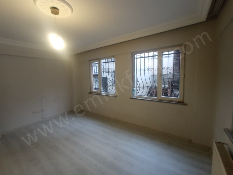 Kocamustafapaşa Genç Kiralık Daire 3+1 Yüksek Giriş  ( ESKİ PORTFÖY )