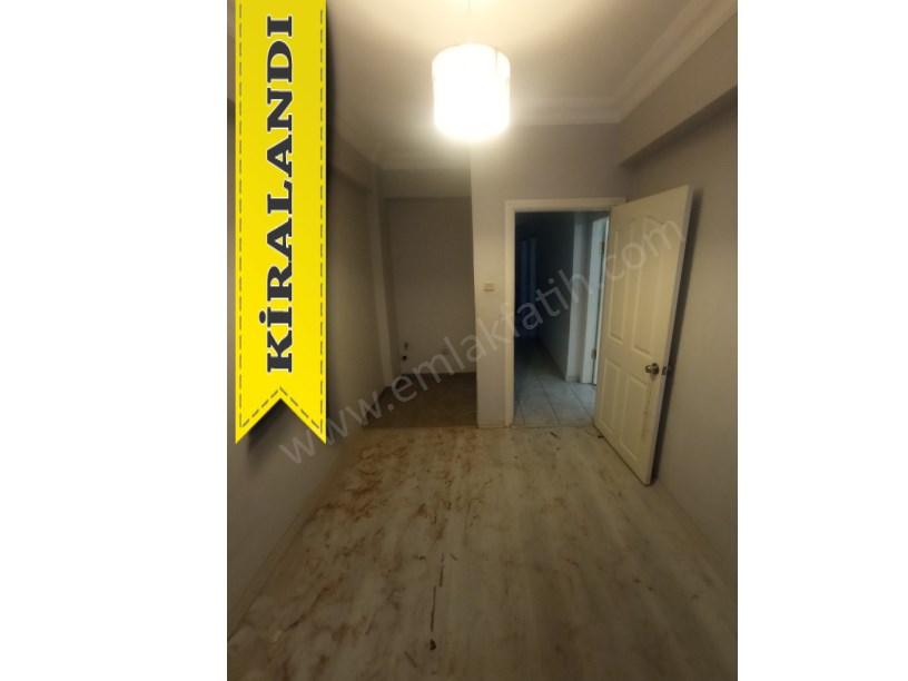 Kocamustafapaşa Genç Kiralık Daire 3+1 Yüksek Giriş  ( ESKİ PORTFÖY )