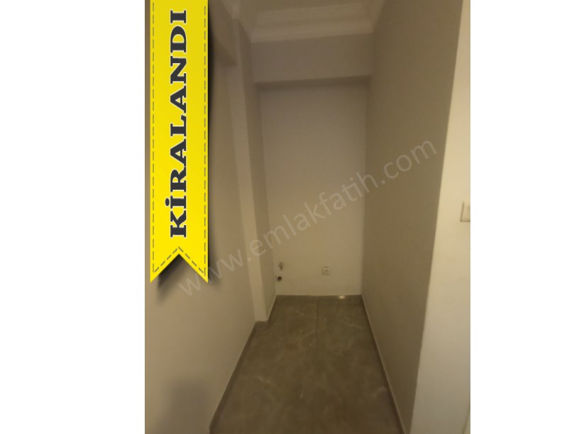 Kocamustafapaşa Genç Kiralık Daire 3+1 Yüksek Giriş  ( ESKİ PORTFÖY )