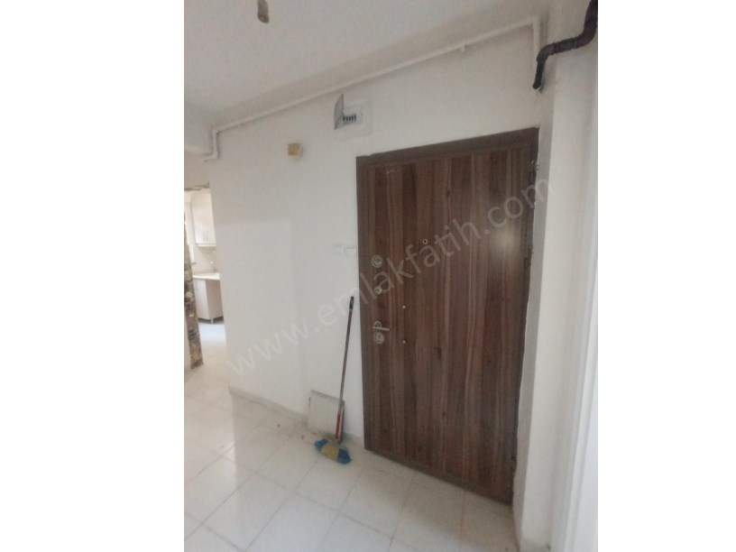 KOCAMUSTAFAPAŞA YENİ TADİLATLI 2+1 2.ARA KAT KİRALIK DAİRE KOMBİLİ