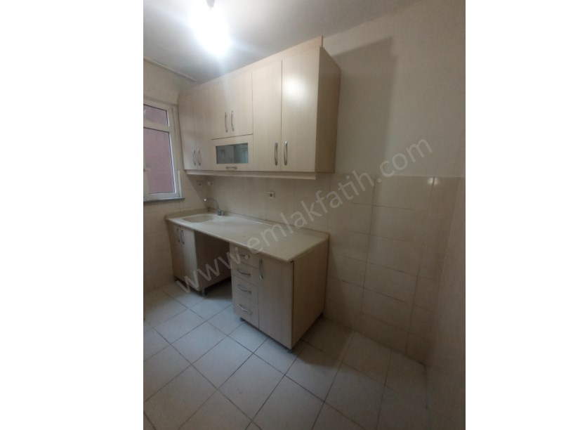 KOCAMUSTAFAPAŞA YENİ TADİLATLI 2+1 2.ARA KAT KİRALIK DAİRE KOMBİLİ