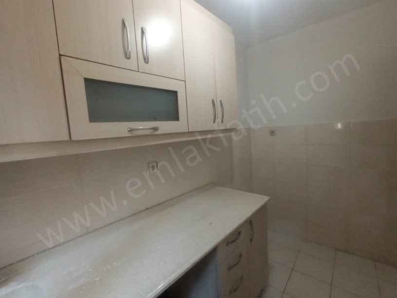 KOCAMUSTAFAPAŞA YENİ TADİLATLI 2+1 2.ARA KAT KİRALIK DAİRE KOMBİLİ