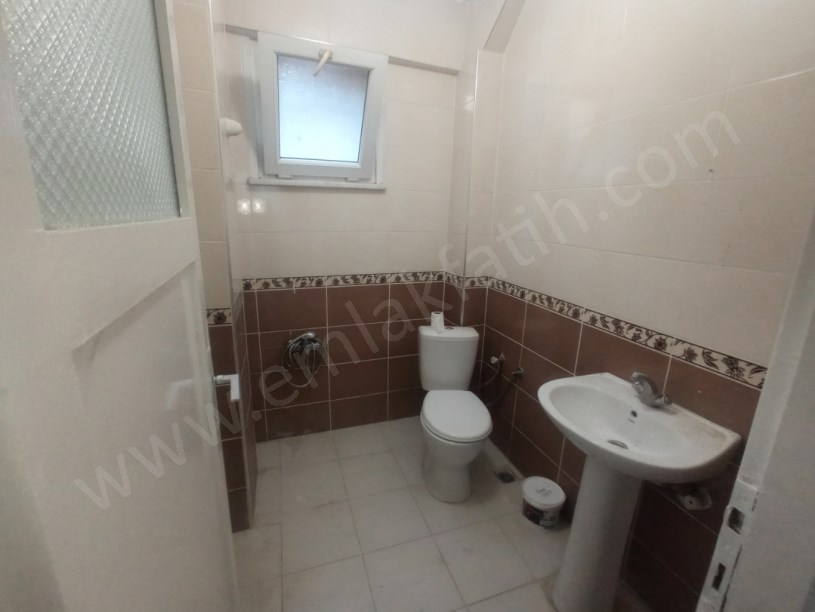 KOCAMUSTAFAPAŞA YENİ TADİLATLI 2+1 2.ARA KAT KİRALIK DAİRE KOMBİLİ