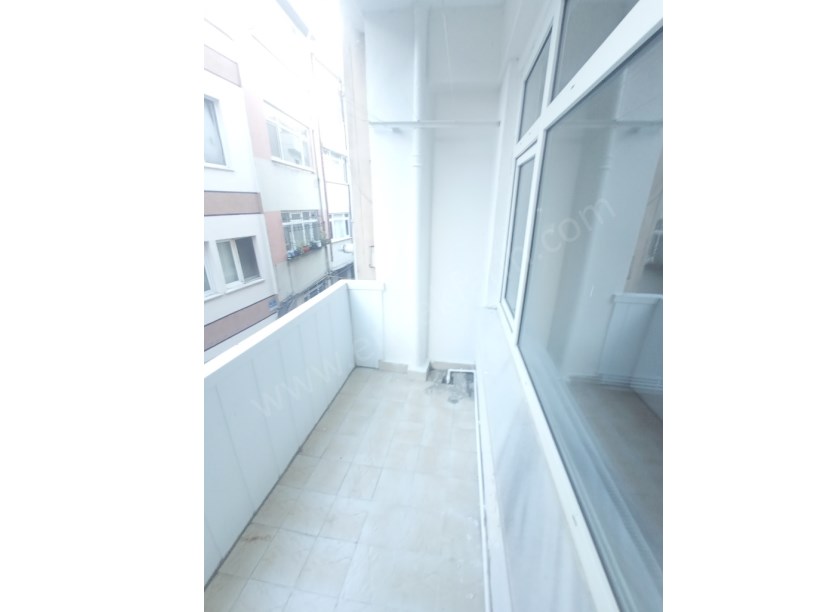 KOCAMUSTAFAPAŞA YENİ TADİLATLI 2+1 2.ARA KAT KİRALIK DAİRE KOMBİLİ