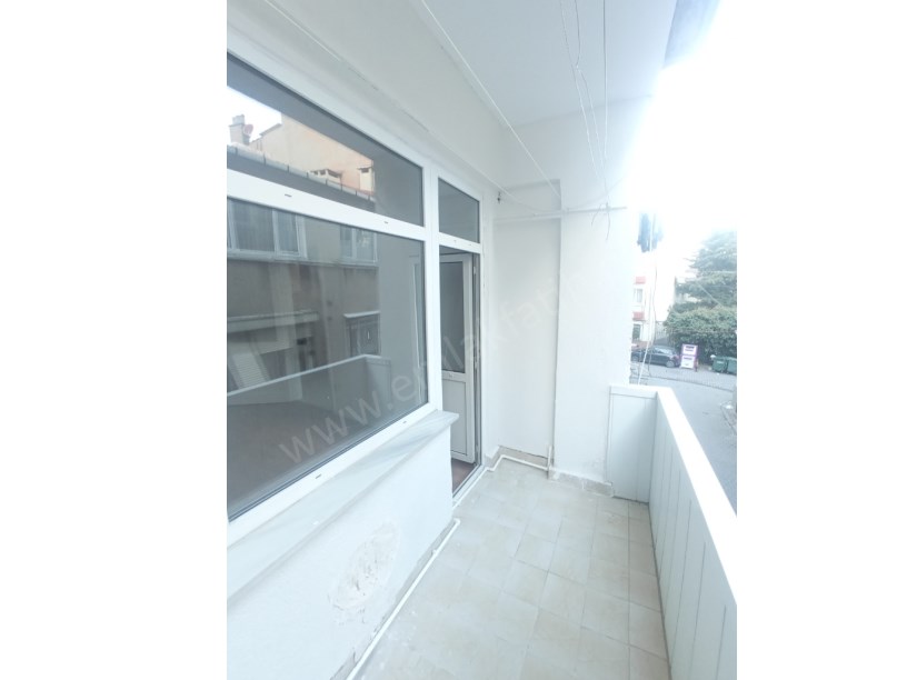 KOCAMUSTAFAPAŞA YENİ TADİLATLI 2+1 2.ARA KAT KİRALIK DAİRE KOMBİLİ