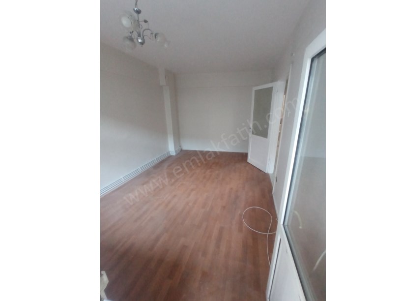 KOCAMUSTAFAPAŞA YENİ TADİLATLI 2+1 2.ARA KAT KİRALIK DAİRE KOMBİLİ