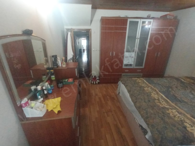KOCAMUSTAFAPAŞADA MEYDANDA GENÇ EŞYALI 3+1 DUBLEKS DAİRE KOMBİLİ KLİMALI