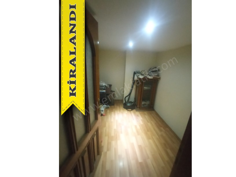 KOCAMUSTAFAPAŞADA MEYDANDA GENÇ EŞYALI 3+1 DUBLEKS DAİRE KOMBİLİ KLİMALI