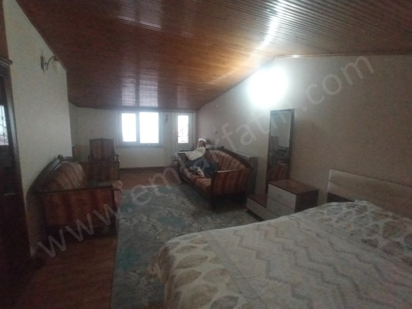 KOCAMUSTAFAPAŞADA MEYDANDA GENÇ EŞYALI 3+1 DUBLEKS DAİRE KOMBİLİ KLİMALI