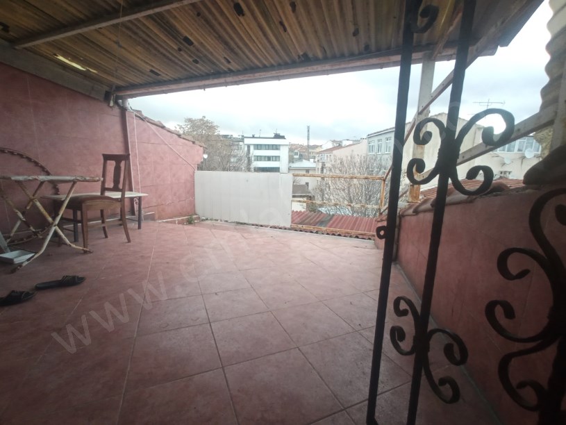 KOCAMUSTAFAPAŞADA MEYDANDA GENÇ EŞYALI 3+1 DUBLEKS DAİRE KOMBİLİ KLİMALI