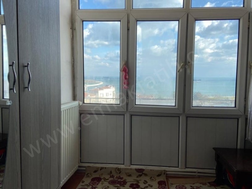 KOCAMUSTAFAPAŞADA DENİZ MANZARALI EŞYALI 1+1 ( ESKİ PORTFÖY )