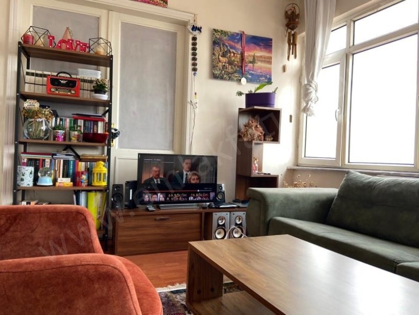 KOCAMUSTAFAPAŞADA DENİZ MANZARALI EŞYALI 1+1 3.ARAKAT