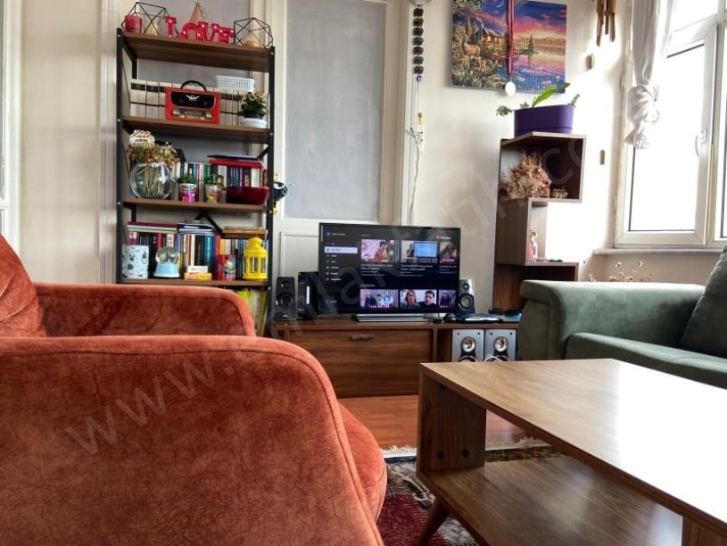 KOCAMUSTAFAPAŞADA DENİZ MANZARALI EŞYALI 1+1 3.ARAKAT