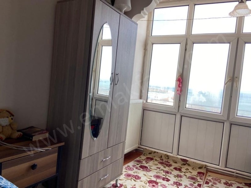 KOCAMUSTAFAPAŞADA DENİZ MANZARALI EŞYALI 1+1 3.ARAKAT