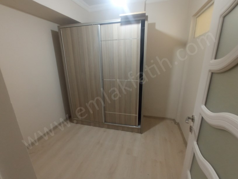 Seyyid Ömer Kombili 1+1 Ön Cephe 45m2 Daire Full Yapılı Yüksek Giriş