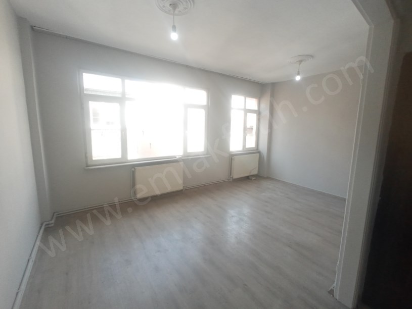 KOCAMUSTAFAPAŞA KİRALIK DAİRE L SALON 1,5+1 4.KAT KOMBİLİ