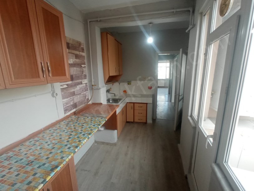 KOCAMUSTAFAPAŞA KİRALIK DAİRE L SALON 1,5+1 4.KAT KOMBİLİ