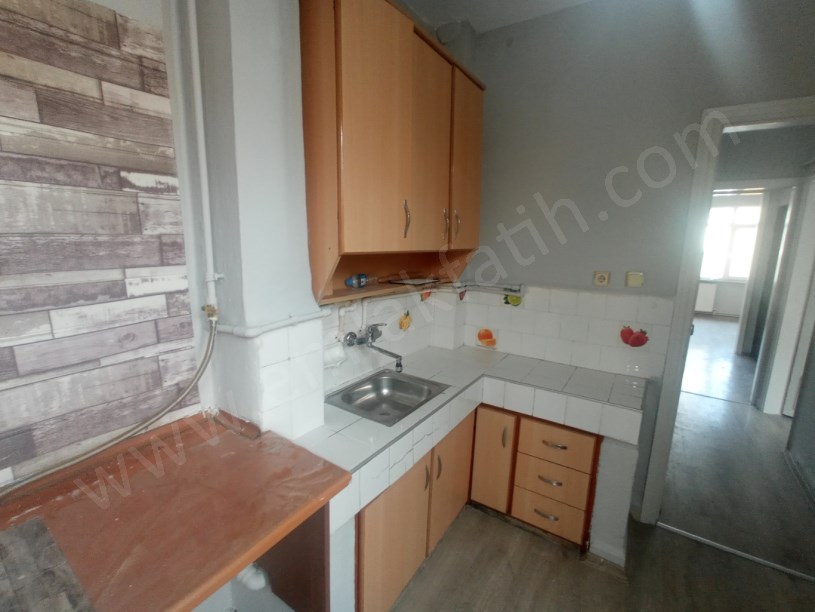 KOCAMUSTAFAPAŞA KİRALIK DAİRE L SALON 1,5+1 4.KAT ( ESKİ PORTFÖY )