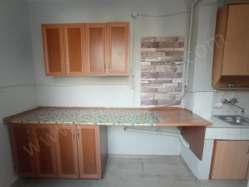 KOCAMUSTAFAPAŞA KİRALIK DAİRE L SALON 1,5+1 4.KAT KOMBİLİ