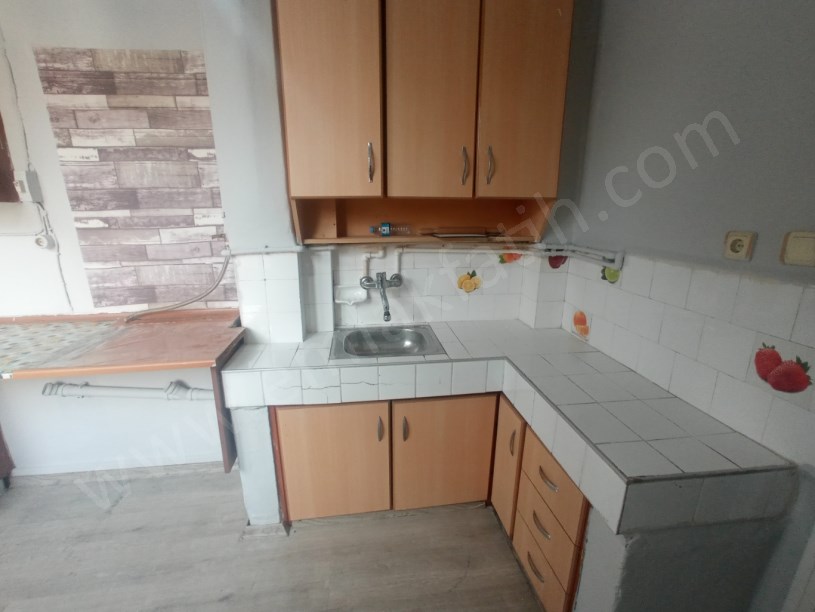 KOCAMUSTAFAPAŞA KİRALIK DAİRE L SALON 1,5+1 4.KAT KOMBİLİ