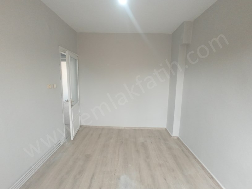 KOCAMUSTAFAPAŞA KİRALIK DAİRE L SALON 1,5+1 4.KAT KOMBİLİ