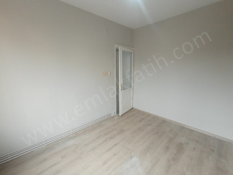 KOCAMUSTAFAPAŞA KİRALIK DAİRE L SALON 1,5+1 4.KAT KOMBİLİ