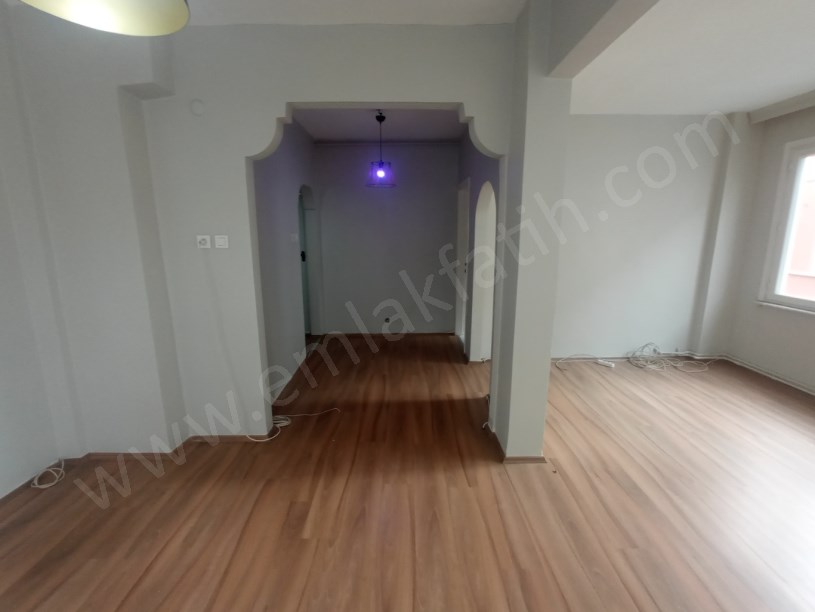 KOCAMUSTAFAPAŞA KİRALIK DAİRE L SALON 1,5+1  ( ESKİ PORTFÖY )